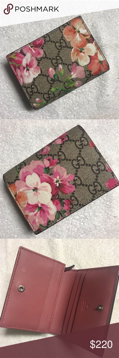 women authentic gucci wallets.